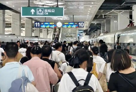 開學(xué)倒計(jì)時(shí)！汕頭站服務(wù)升級(jí)保障學(xué)生順暢出行