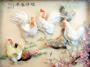 普寧嵌瓷藝術(shù)掛屏《雞場春早》神形兼?zhèn)?></div></a> </li>
 
        <li> <a href=